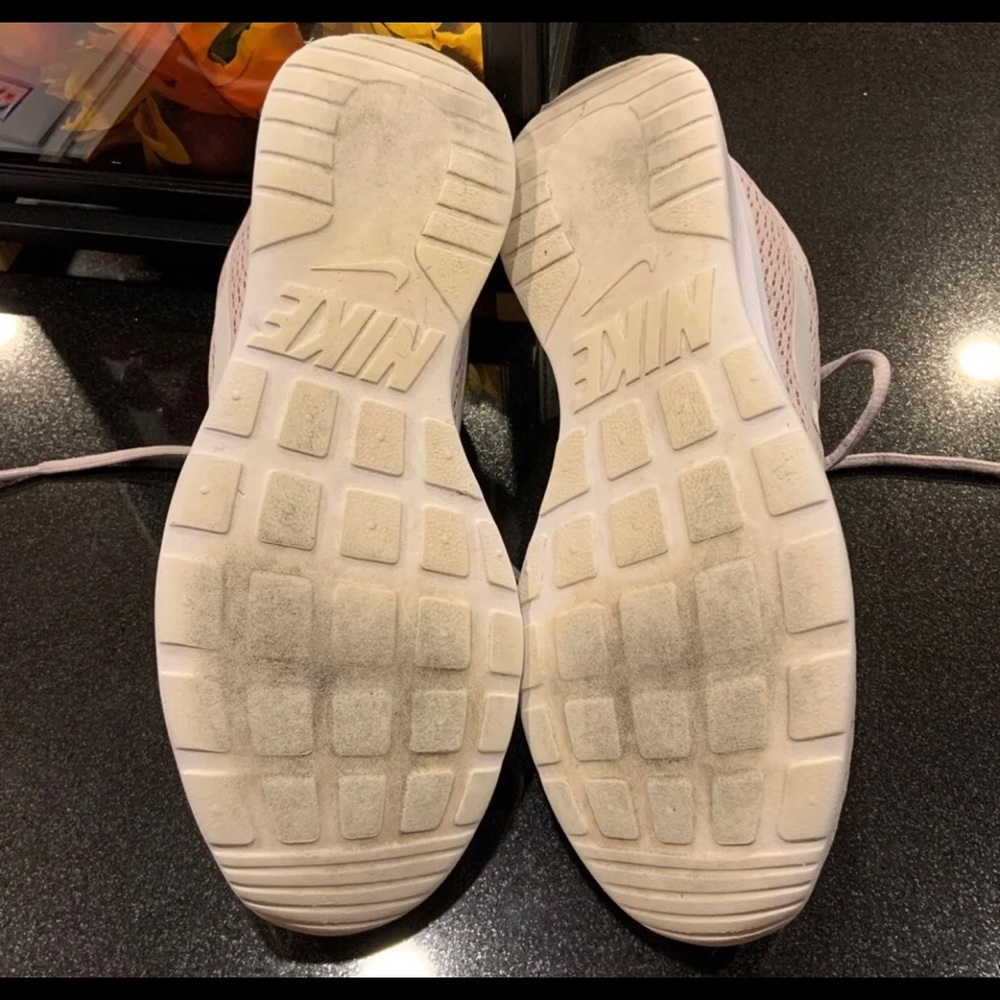 Nike shoes - Picture 4 of 4